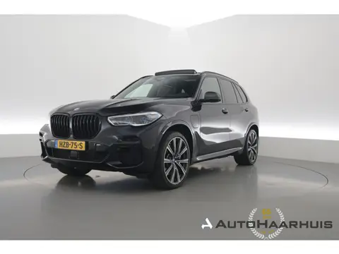 BMW X5 xDrive45e M Sport | Rijklaar! | Skylounge | HUD | Luchtvering | Laser | 360cam | 22'' | Elek.