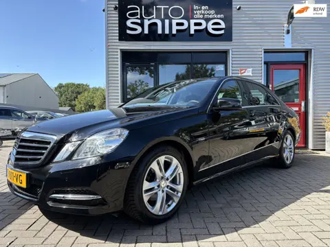 Mercedes-Benz E-klasse 200 CGI Avantgarde -CLIMA-CRUISE-STOELVERWARMING-TREKHAAK-1900 KG TREKGEWICHT