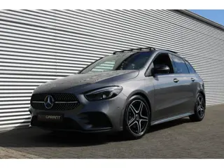 Mercedes-Benz B-Klasse 200 Aut AMG Pakket AMG NightPakket (Panoramadak Sportleder Navi/Camera Sfeer 