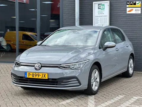 Volkswagen Golf 1.0 eTSI Life /DIGTAAL Cockpit/CARPLAY/SFEERVERLICHTING/NETTE STAAT!!