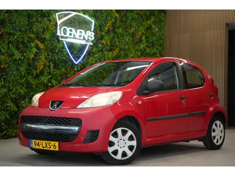 Peugeot 107 1.0-12V XR Radio / Nieuwe APK