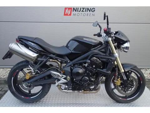 TRIUMPH STREET TRIPLE 675 - 2010