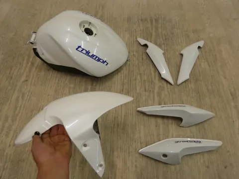 COMPLETE KUIPSET Triumph Street Triple 675 2013 - 2013