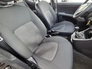 Foto 20 van Hyundai I10 1.2 Plus/AIRCO/PARKERSENSOR
