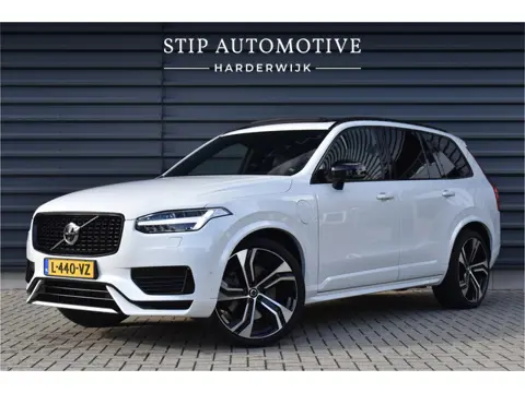 Volvo XC90 2.0 T8 Recharge AWD R-Design | Panorama | Bowers&Wilkins | Trekhaak | Luchtvering | 22'' 