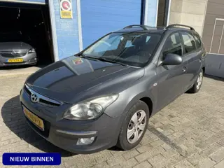 Hyundai I30 CW 1.4i Blue Dynamic 2010 NAP 288.824km Ideaal voor export. Rijdt en schakelt goed. APK 