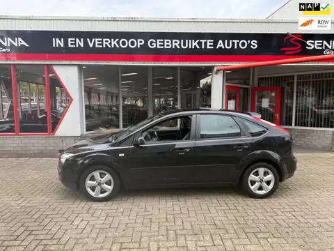 Ford Focus 2.0-16V Titanium - 5drs - Carplay - Leer - Inr M