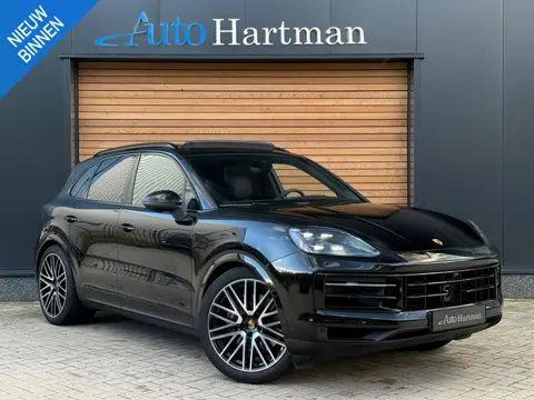 Porsche Cayenne 3.0 E-Hybrid Black Edition MASSAGE|PASSENGER-DISPLAY|SPORTUITLAAT|TREKHAAK|PANO|BOSE