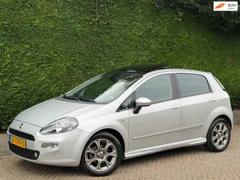 Fiat Punto Evo 0.9 TwinAir Lounge /PANORAMADAK/CLIMA IJSKOUD/PDC/CRUISE!/