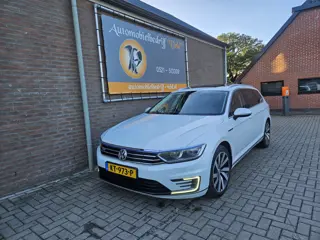 Volkswagen Passat Variant 1.4 TSI GTE Connected Series Plus