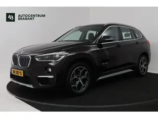 BMW X1 sDrive20i (CAMERA, STOELVERWARMING, TREKHAAK)