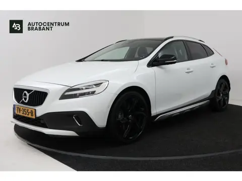 Volvo V40 Cross Country 1.5 T3 Dynamic Edition (PANORAMADAK, STOELVERWARMING, CAMERA, NAVIGATIE, PAR