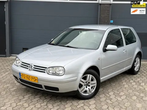 Volkswagen Golf 1.6-16V Highline|CLIMA|CRUISE|NAP|APK|NETTE STAAT