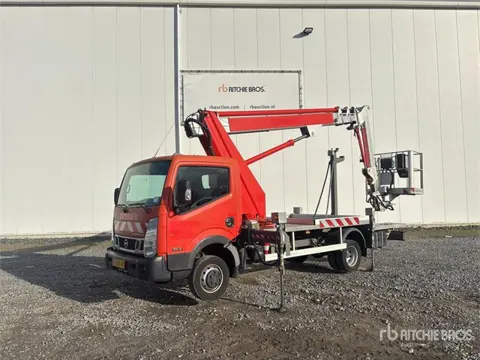 Nissan MJ201 20.1 m on Nissan NT400 4x2 Bucket Truck