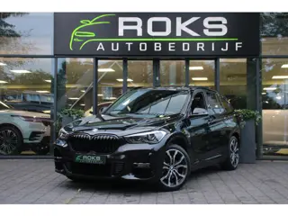 BMW X1 xDrive25e High Executive Shadowline/Navi/Camera/Keyless/Memory/Head-up/Sfeerverlichting/Panor