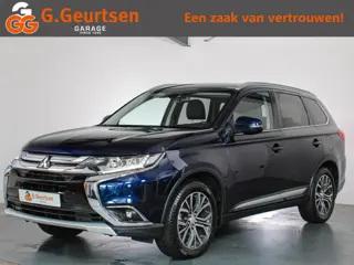 Mitsubishi Outlander 2.0 Executive Edition 7-Persoons Trekhaak, Alcantara, Camera, Goed onderhouden,