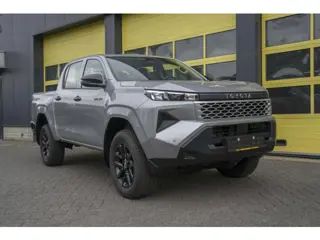 Toyota Hilux 2.8 D-4D MHEV Double Cab Auto 4WD Active