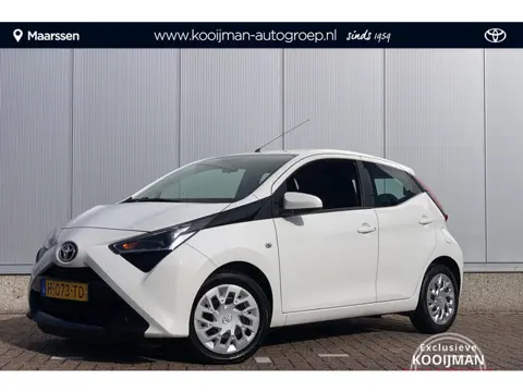 Toyota Aygo 1.0 VVT-i x-play / Camera / Bluetooth / DAB /