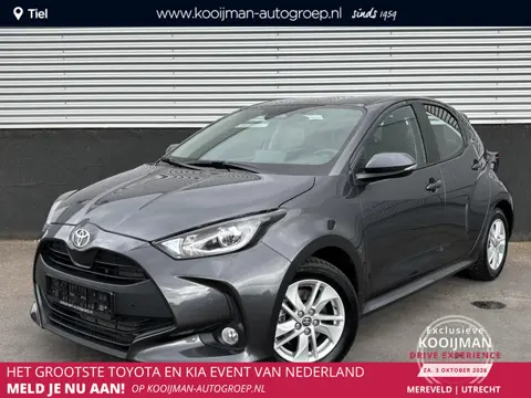Toyota Yaris 1.5 Hybrid 115 Business Plus Parkeersensoren voor + achter, Stoelverwarming & Stuurwiel