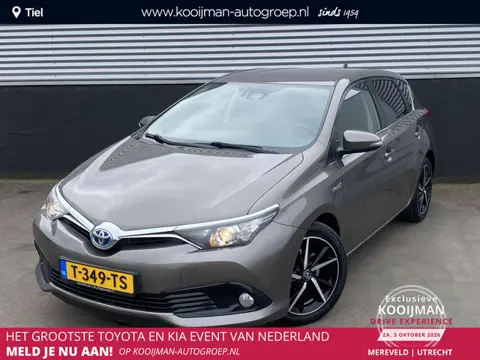 Toyota Auris 1.8 Hybrid Dynamic Navigatie, achteruitrij camera, cruise control, keyless entry- & sta