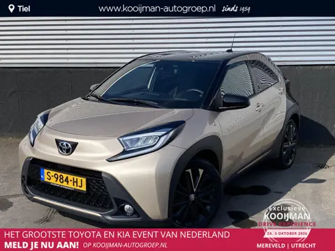 Toyota Aygo X 1.0 VVT-i S-CVT Premium Automaat, NL-auto, 1e eign. JBL, Stoelverwarming, Parkeersenso