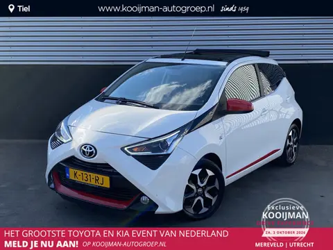 Toyota Aygo 1.0 VVT-i x-joy cabrio Sportieve auto met rode accenten en een Cabriodak! Airconditionin