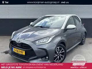 Toyota Yaris 1.5 Hybrid Executive Bi-tone edition Navigatie, Dodehoekdetectie, HUD, Parkeersensoren 