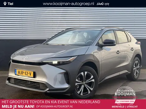Toyota bZ4X Active 71 kWh Speciale PRIJS !! Nieuw 3km 27 maart 2025 incl: AppleCarplay / AndroidAuto