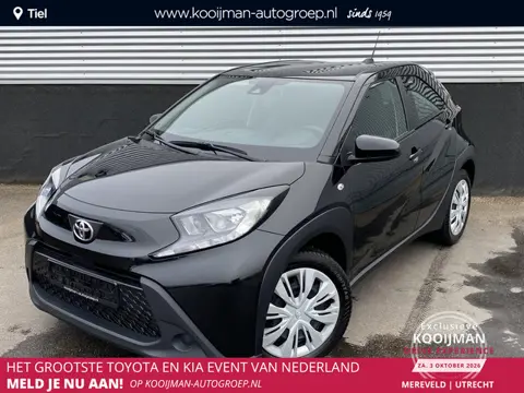 Toyota Aygo X 1.0 VVT-i MT Play Nederlandse auto, boekjes compleet, achteruitrij camera, navigatie A