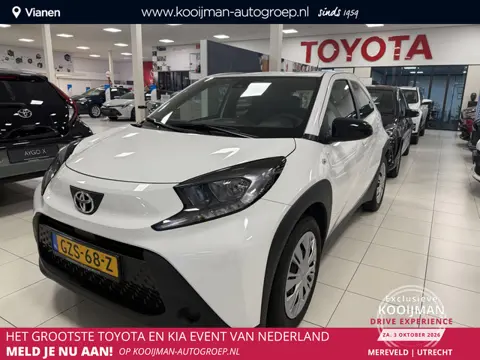 Toyota Aygo X 1.0 VVT-i MT Play + Trekhaak, NL Auto, zeer netjes 1e eigenaar en BTW auto