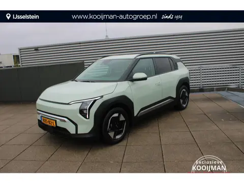 Kia EV3 Plus 81.4 kWh STOEL- & EN STUURVERWARMING, NAVIGATIE, EXTRA GETINT GLAS