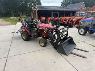 Yanmar SA221 Met voorlader (bj 2026)