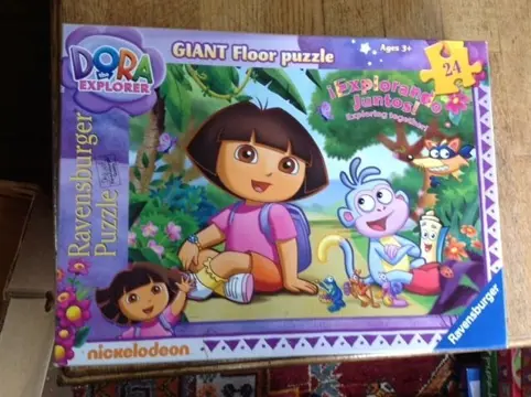 DORA- puzzels + spelletjes