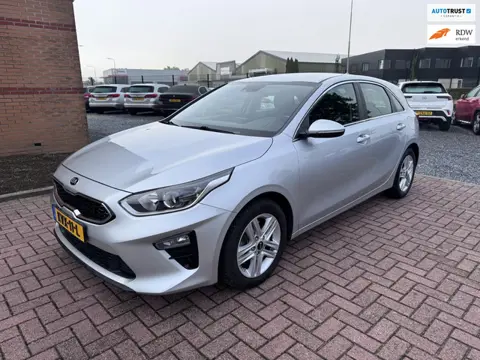 Kia CEED 1.6 CRDi DynamicLine, Euro 6, Marge, Apple Carplay, Hatchback