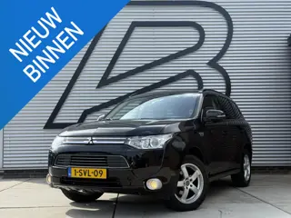 Mitsubishi Outlander 2.0 PHEV instyle 2e Eigenaar|Pano|Camera|Cruise|Stoelverw|Trekhaak|Navi|Elek ra