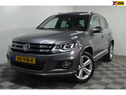 Volkswagen Tiguan 1.4 TSI R-Line Edition / Trekhaak / Pano,dak / Leder / Stoelverw./ Pdc / NL auto