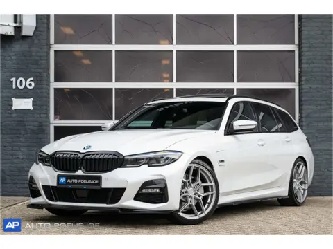BMW 3 Serie Touring 330e High Executive M Sport, Pano, LM20, Head-Up, Koplaml lazer, ACC, Surround V