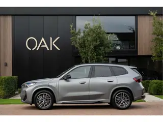 BMW X1 xDrive30e | M-Sport | Live Cockpit | Panorama | Leder/Alcantara | Memory | H&K | Head-Up | AC