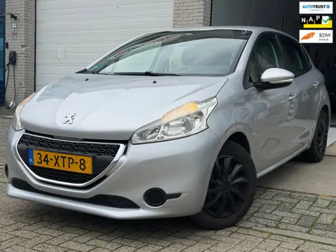 Peugeot 208 1.2 VTi Access/ nap/ dealeronderhouden/ 1jaar apk/ airco/ navi/ zeer nette auto.