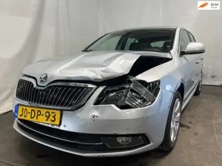 Skoda Superb 1.4 TSI Ambition Business - Voorschade koelvloeistof lek - BPM