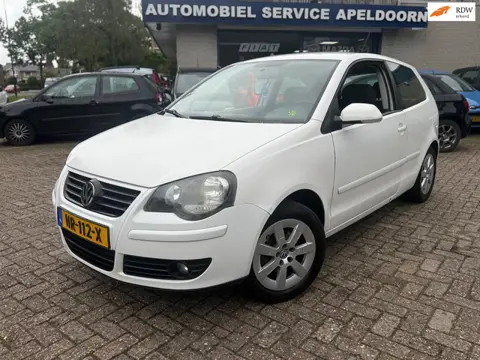 Volkswagen Polo 1.2 Trendline * NW. APK*AIRCO*TREKHAAK*ELEKTR. RAMEN*STUURBEKR. *