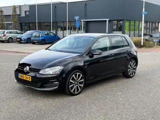 Volkswagen GOLF 1.2 TSI Business Edition R Connected Lounge Navi