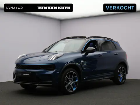 Lynk & Co 01 1.5 / Carplay / Camera / Adaptive Cruise / Panoramadak / Dodehoekdetectie / Stoelverwar
