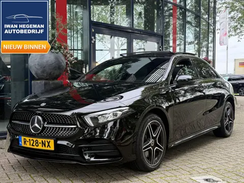 Mercedes-Benz A-klasse 250 e Business Solution AMG Limited | Panoramadak | Sfeerverlichting | PDC + 