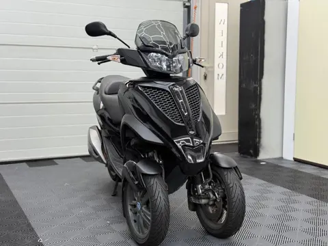 Piaggio Scooter 300 MP3 Yourban BLACK CARBON
