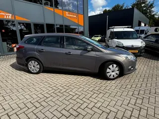 Foto 14 van Ford Focus Wagon 1.0 EcoBoost Edition/airco/stoelverw/nette auto