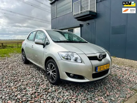 Toyota Auris 1.6-16V Sol