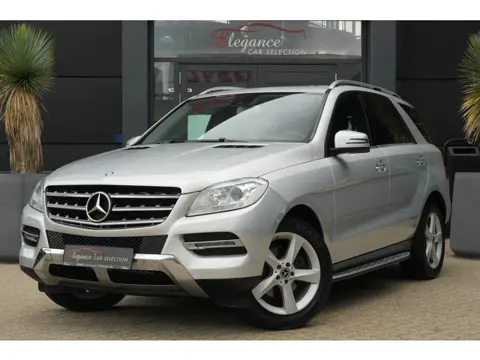 Mercedes-Benz M-Klasse 350 | 306PK | Schuifdak | Leder | Camera | Keyless Een indrukwekkend exemplaa