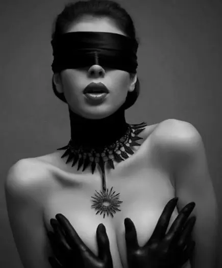 Onderdanige gevoelens?