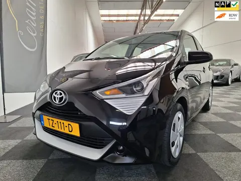 Toyota Aygo X-Play uitv. 1e EIGENAAR. 18.000 km NAP.